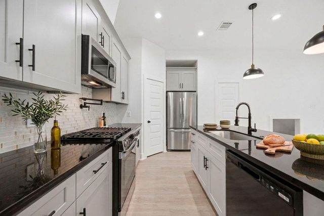 2217 Lee Street, Houston, TX 77026