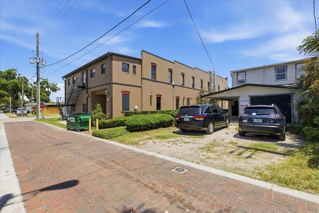 61 N CENTRAL AVENUE, Umatilla, FL 32784