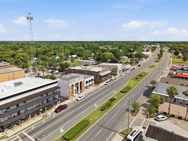 61 N CENTRAL AVENUE, Umatilla, FL 32784
