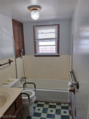 481 Shupe Avenue, Amherst, OH 44001