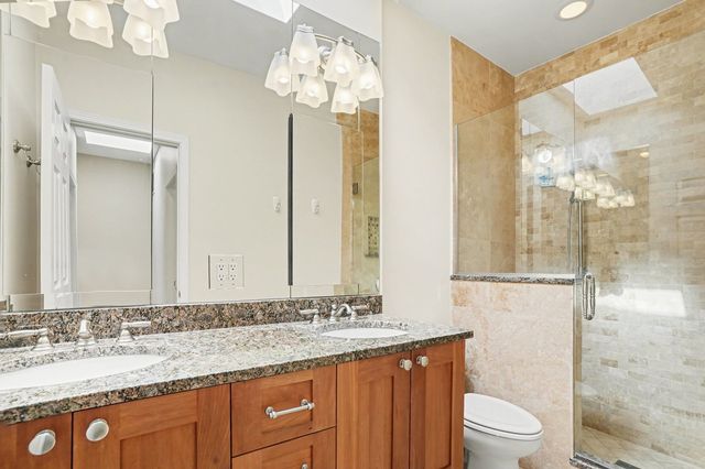 2940 N Lakewood Avenue 7, Chicago, IL 60657