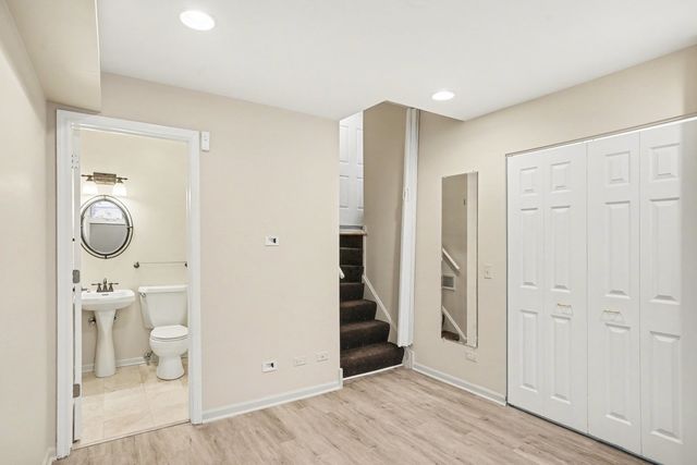 2940 N Lakewood Avenue 7, Chicago, IL 60657