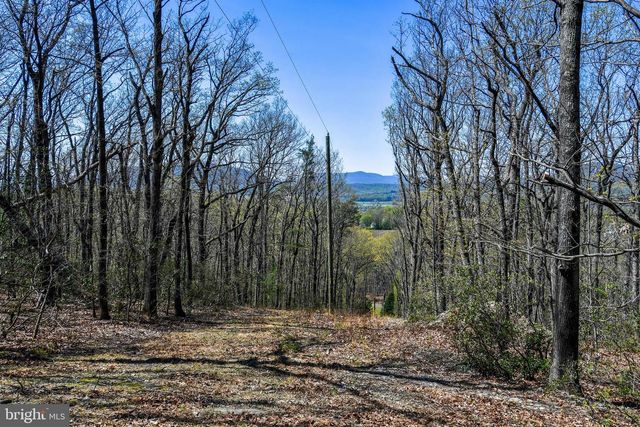 4562 QUAIL RUN DR, Marshall, VA 20115