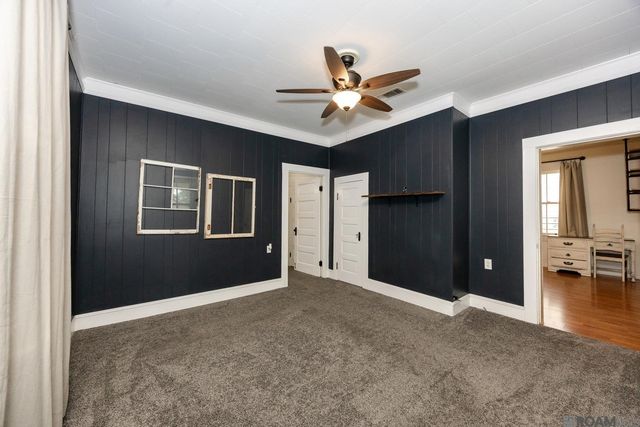 137 4th St, Port Allen, LA 70767