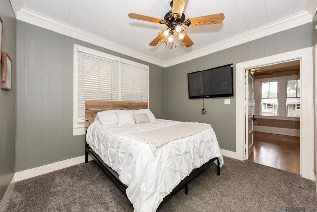 137 4th St, Port Allen, LA 70767