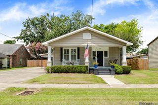 137 4th St, Port Allen, LA 70767