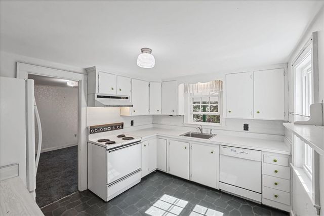 1036 High St, Westwood, MA 02090