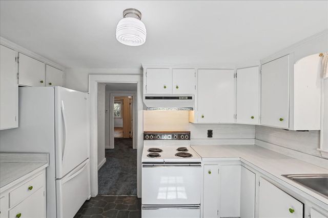 1036 High St, Westwood, MA 02090