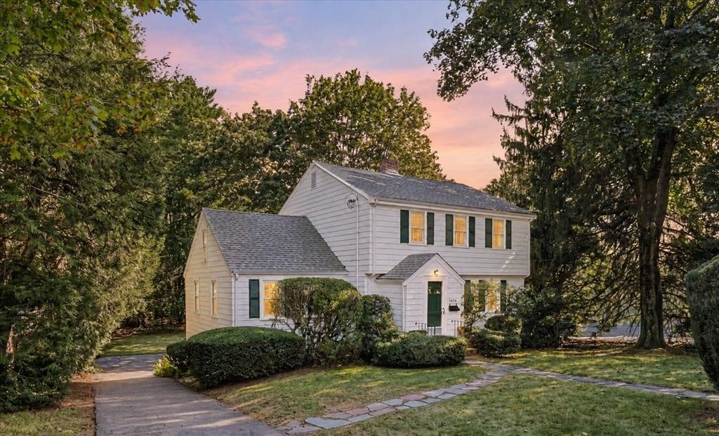 1036 High St, Westwood, MA 02090