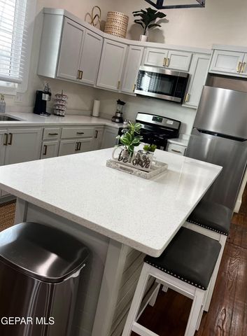 1008 E NEVADA Avenue, El Paso, TX 79902