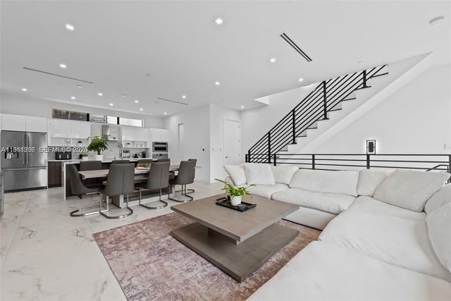 1056 N Victoria Park Rd, Fort Lauderdale, FL 33304