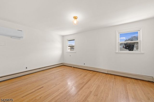 765 Chase Ave, Lyndhurst Twp., NJ 07071