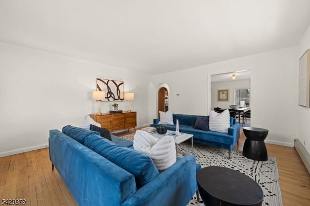 765 Chase Ave, Lyndhurst Twp., NJ 07071