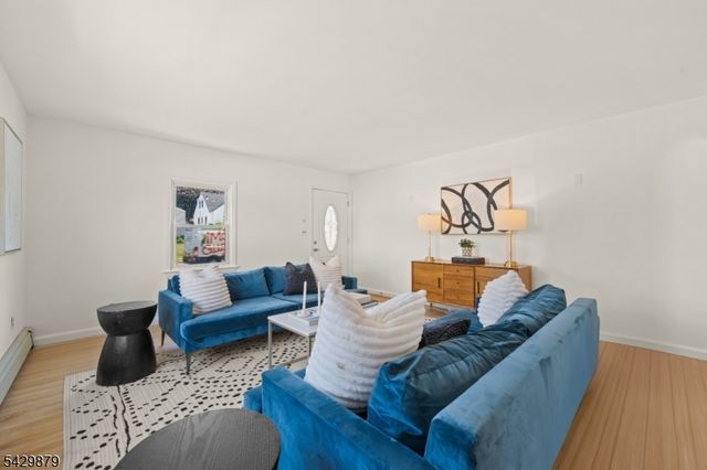 765 Chase Ave, Lyndhurst Twp., NJ 07071
