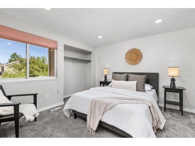 923 Reynolds Farm Ln, Longmont, CO 80503