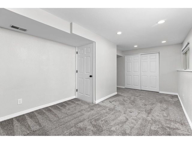 923 Reynolds Farm Ln, Longmont, CO 80503