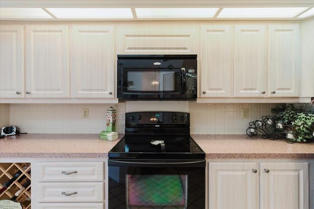 802 CENTERWOOD DRIVE, Tarpon Springs, FL 34688