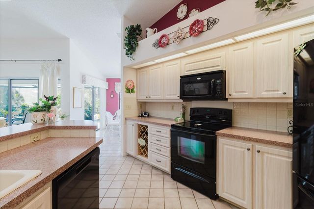 802 CENTERWOOD DRIVE, Tarpon Springs, FL 34688