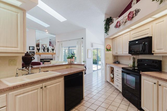 802 CENTERWOOD DRIVE, Tarpon Springs, FL 34688