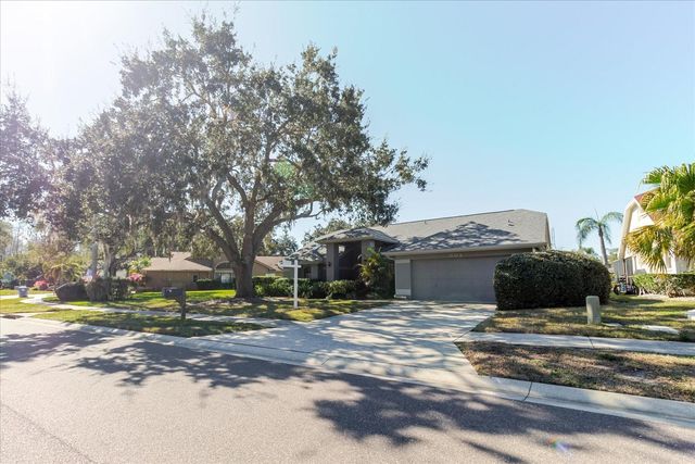 802 CENTERWOOD DRIVE, Tarpon Springs, FL 34688