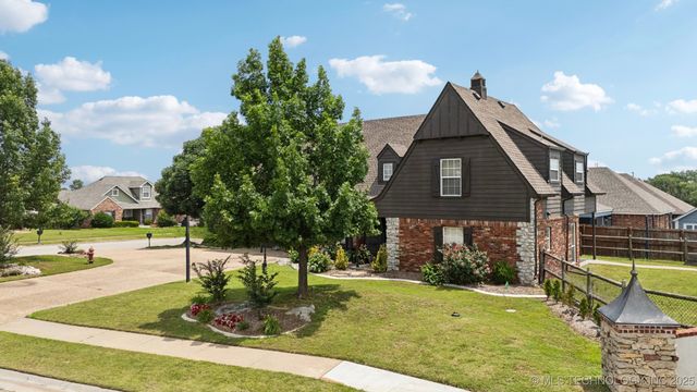 11712 E 117th Place N, Collinsville, OK 74021