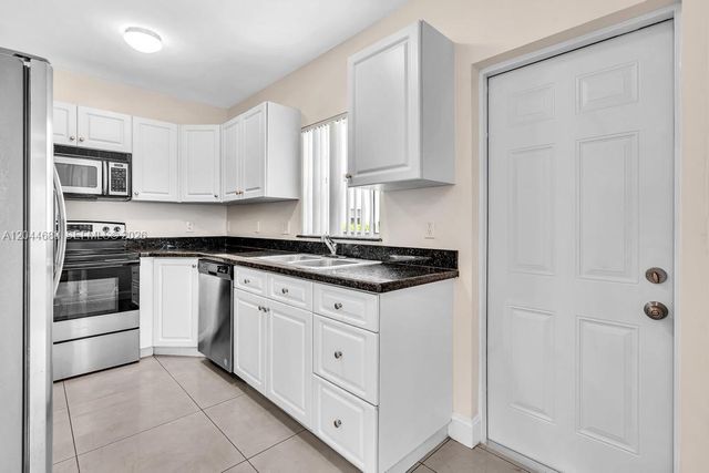 1316 NW 3rd St 0, Fort Lauderdale, FL 33311