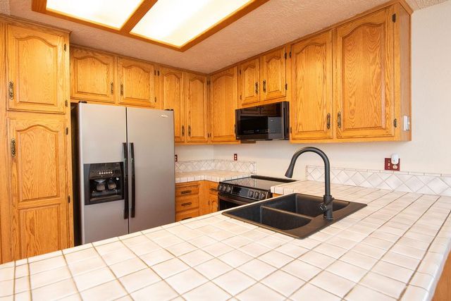 3333 Mesquite Way, Modesto, CA 95355