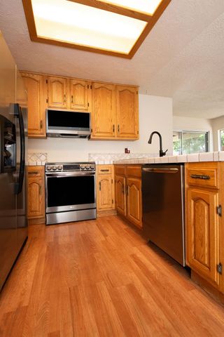 3333 Mesquite Way, Modesto, CA 95355