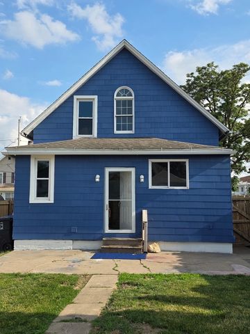717 17th Avenue, Moline, IL 61265