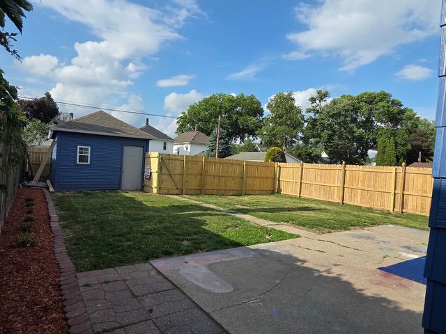 717 17th Avenue, Moline, IL 61265