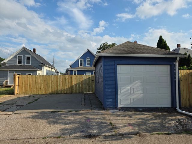 717 17th Avenue, Moline, IL 61265