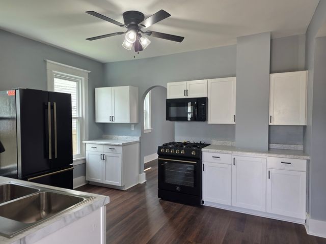 717 17th Avenue, Moline, IL 61265
