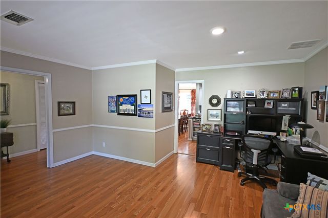 877 Twin Oaks Drive, New Braunfels, TX 78130