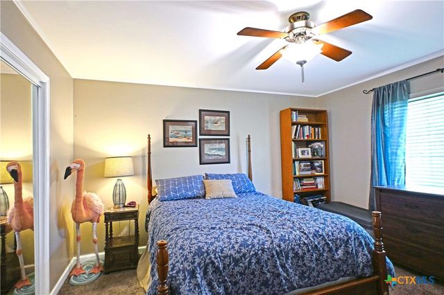 877 Twin Oaks Drive, New Braunfels, TX 78130