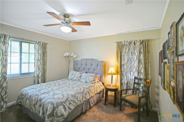 877 Twin Oaks Drive, New Braunfels, TX 78130