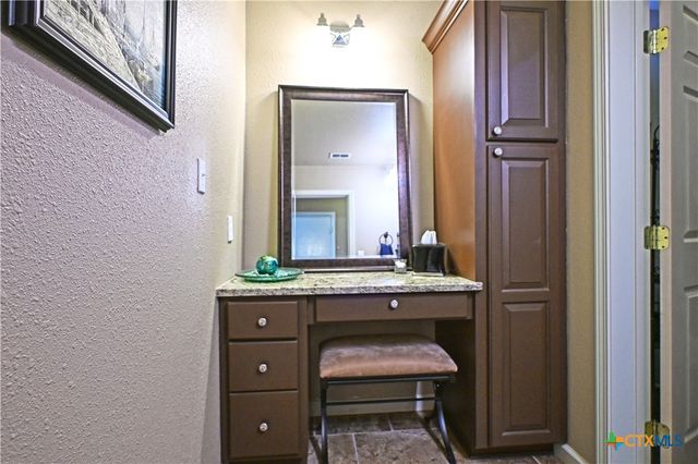 877 Twin Oaks Drive, New Braunfels, TX 78130