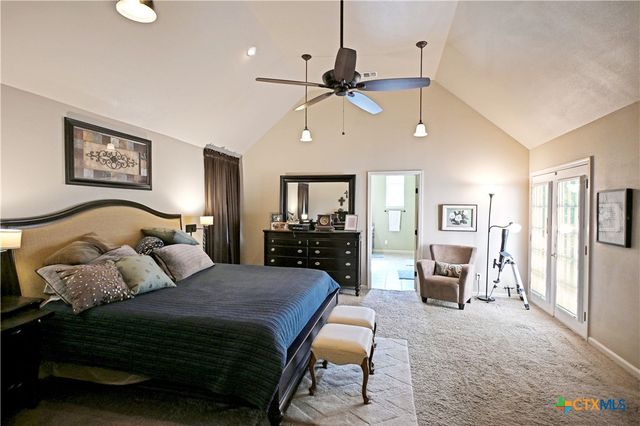 877 Twin Oaks Drive, New Braunfels, TX 78130