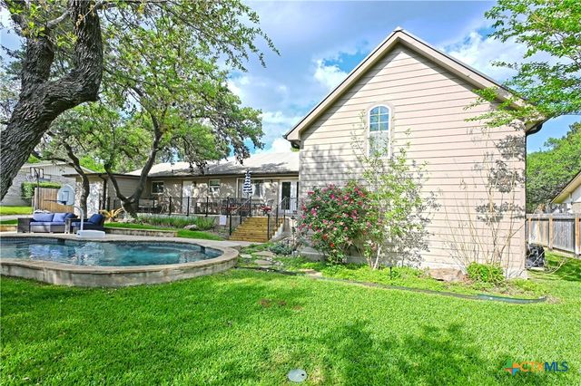877 Twin Oaks Drive, New Braunfels, TX 78130