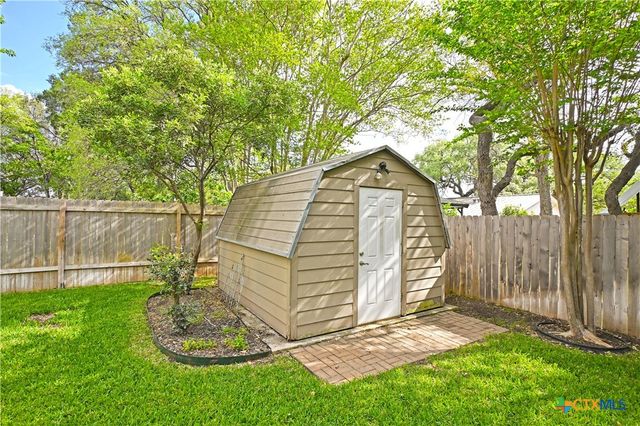 877 Twin Oaks Drive, New Braunfels, TX 78130