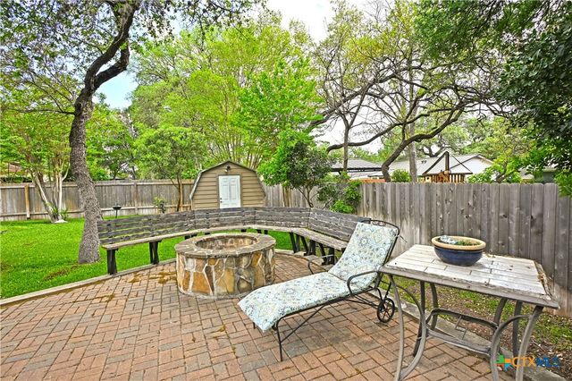 877 Twin Oaks Drive, New Braunfels, TX 78130