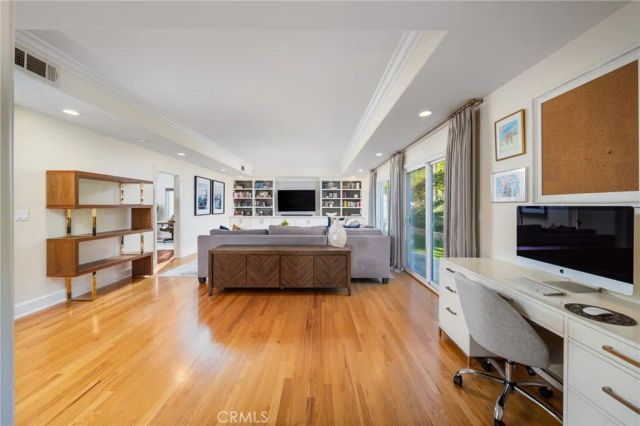 1320 N Raymond, Fullerton, CA 92831