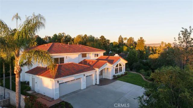 1320 N Raymond, Fullerton, CA 92831