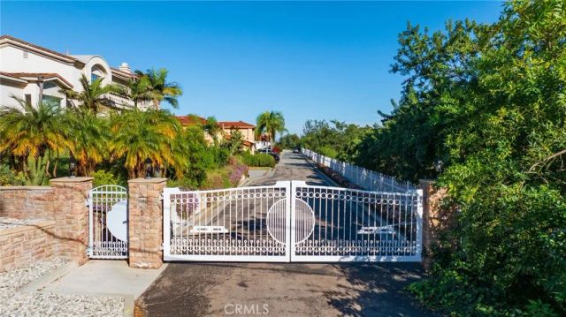 1320 N Raymond, Fullerton, CA 92831