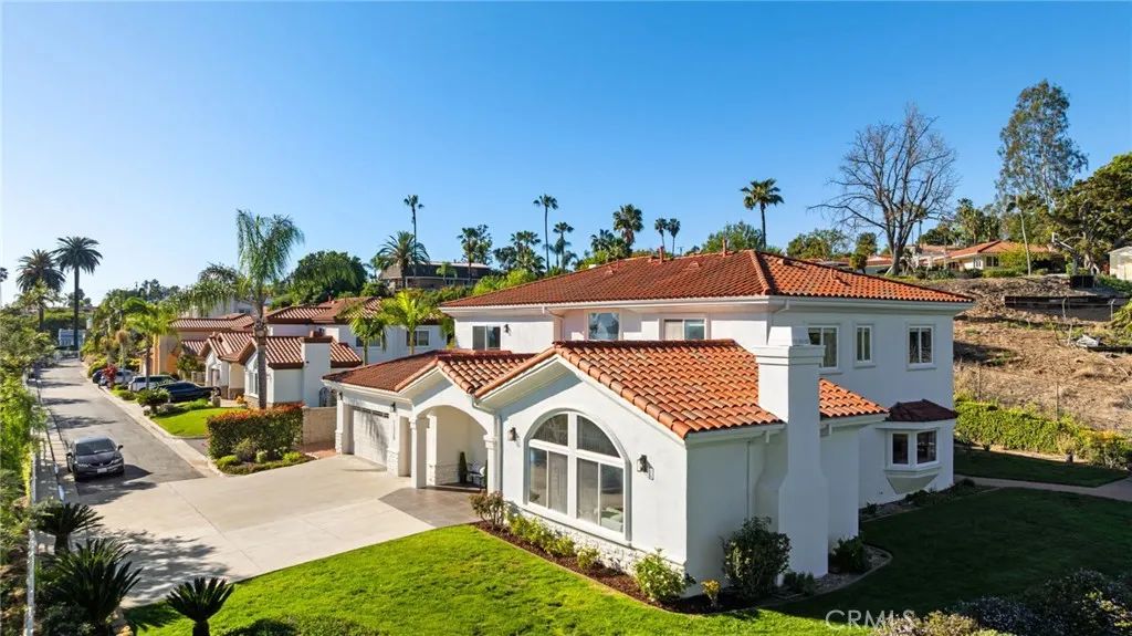 1320 N Raymond, Fullerton, CA 92831