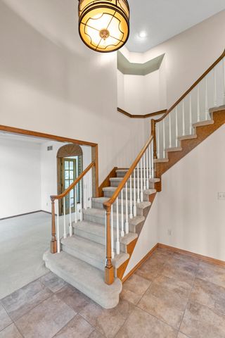 346 GOLDEN OAKS Drive, Council Bluffs, IA 51503