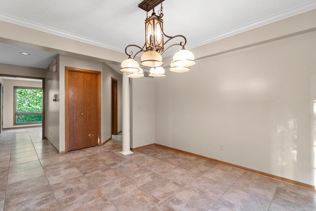 346 GOLDEN OAKS Drive, Council Bluffs, IA 51503