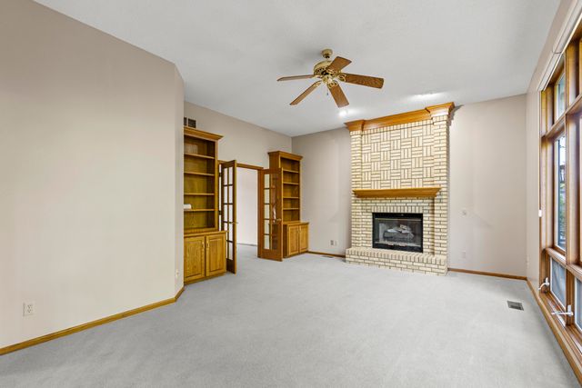 346 GOLDEN OAKS Drive, Council Bluffs, IA 51503