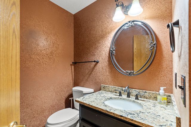 346 GOLDEN OAKS Drive, Council Bluffs, IA 51503