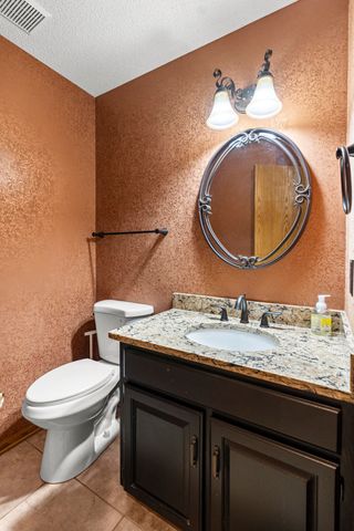 346 GOLDEN OAKS Drive, Council Bluffs, IA 51503