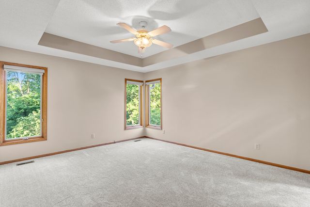 346 GOLDEN OAKS Drive, Council Bluffs, IA 51503